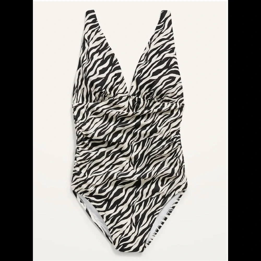 RUCHED DEEP V-NECK ONE PIECE SWIMSUIT 🩱 SIZE SMALL - Picture 3 of 13